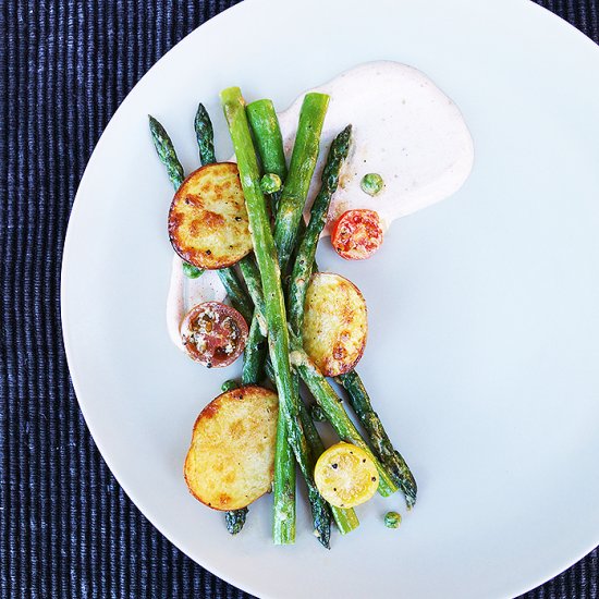 Asparagus with Peas, Garlic & Cream