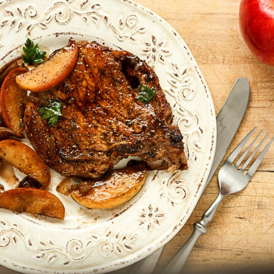 Pork Chops with Caramelized Apples