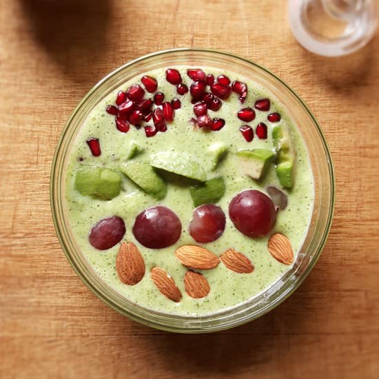 Broccoli and oats smoothie bowl