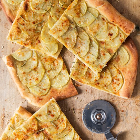 Potato pizza with rosemary (V)