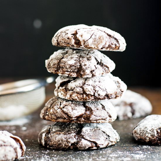 (Paleo) Chocolate Crinkle Cookies