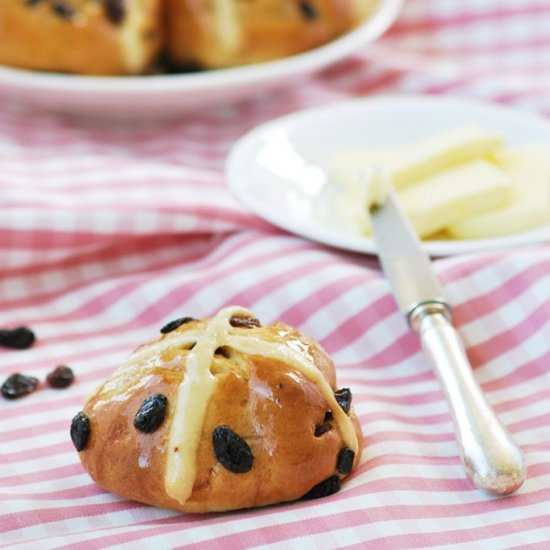 Cinnamon Hot Cross Buns