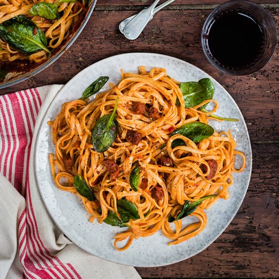 Linguine in spicy tomato sauce