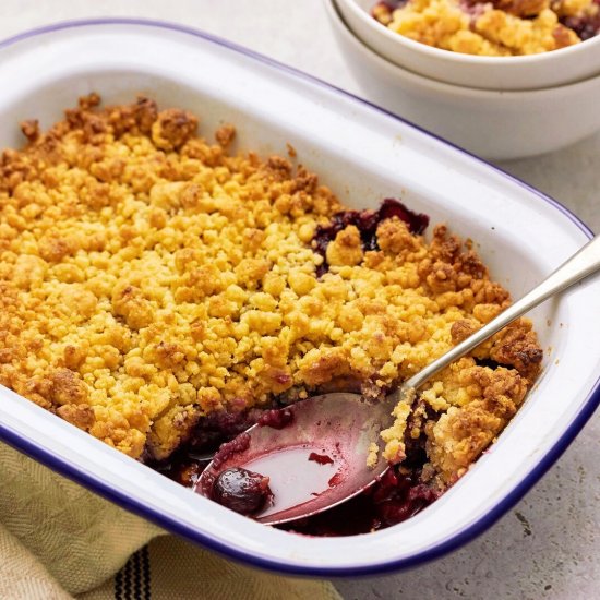 quick berry crumble