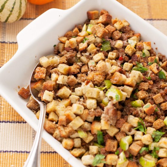 HOMEMADE SAUSAGE STUFFING