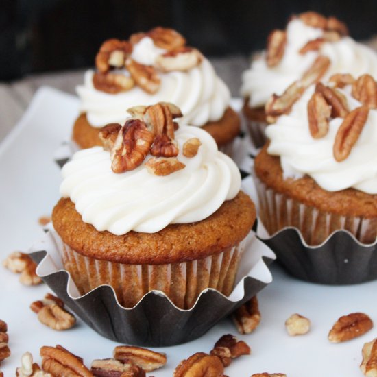 Pumpkin Cupcakes & Maple Frosting