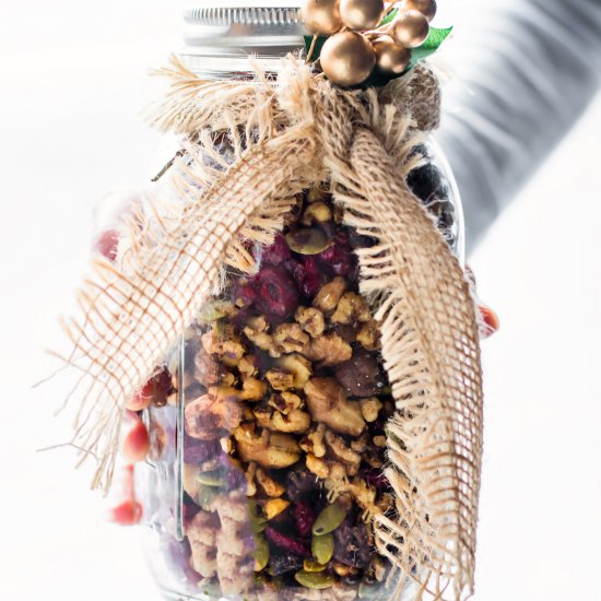 Pumpkin Spice Trail Mix DIY Gift