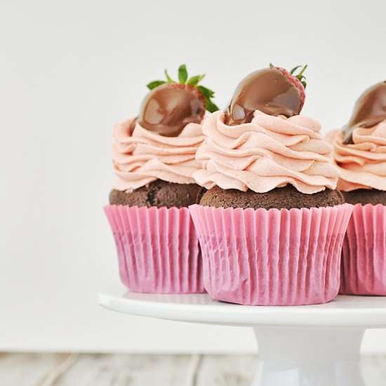 Choc-Covered Strawberry Cupcakes