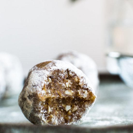 Cashew-Ginger & Baobab Energy Balls