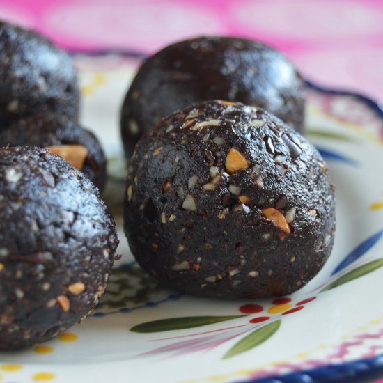 Raw chocolate balls