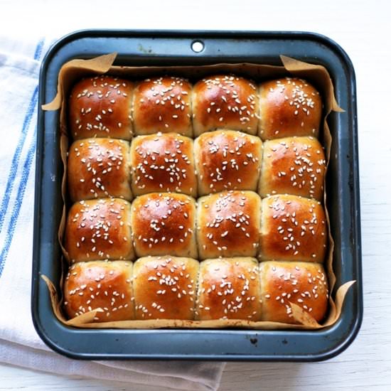 Easy Thanksgiving Dinner Rolls