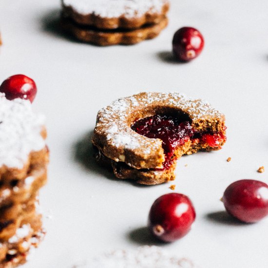 Gingerbread Cranberry Linzer Cookie