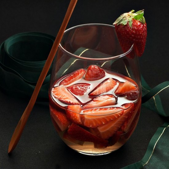 Strawberries in White Wine