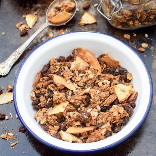 Apple & Cinnamon Granola