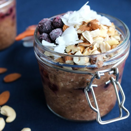 overnight oats with cacao & berries