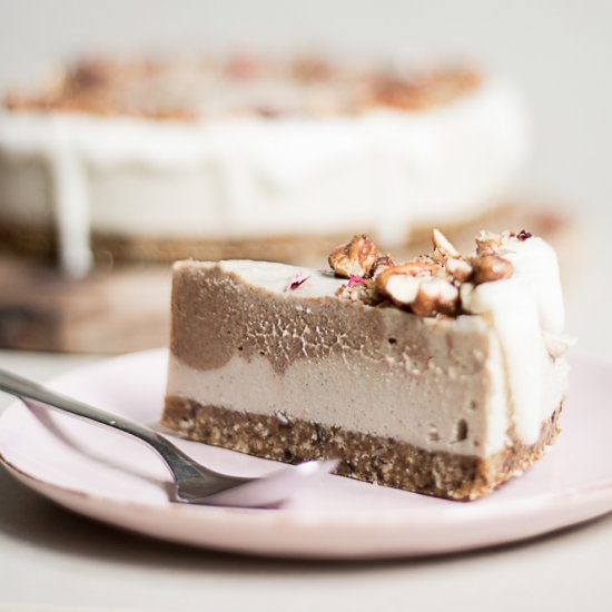 Raw Vegan Cinnamon Roll Cake