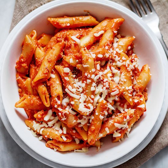 Slow Cooker Chicken Bolognese Pasta