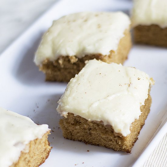 Bourbon spice cake & eggnog icing