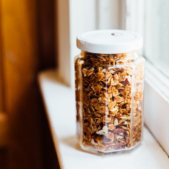 Easy Pecan Granola