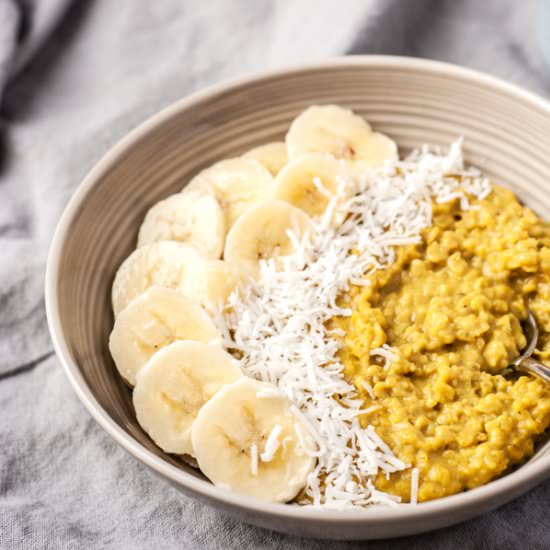 Glowing Vegan Turmeric Oatmeal