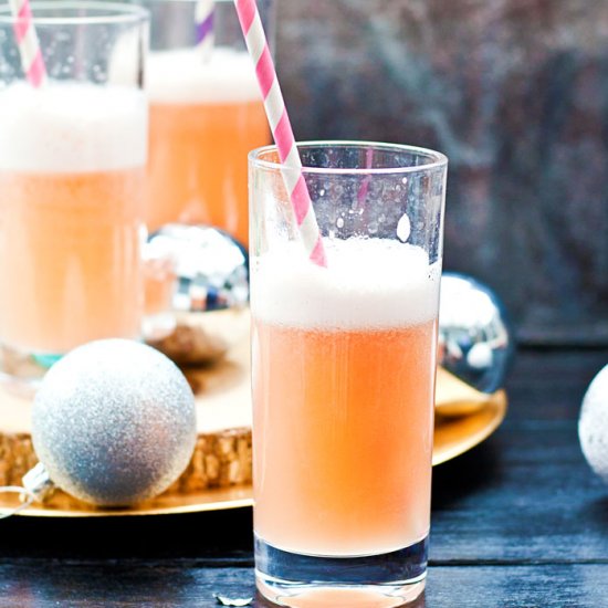 Grapefruit and Thyme Fizz Mocktail