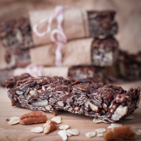 Dark Chocolate Pecan Granola Bars