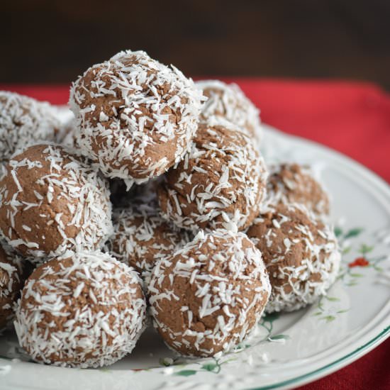 Easy Chocolate Cake Truffles