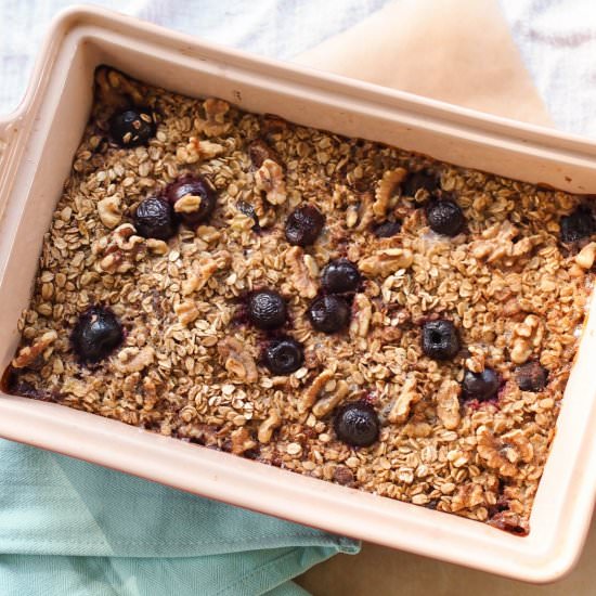 Baked Oatmeal w/ Bananas & Berries