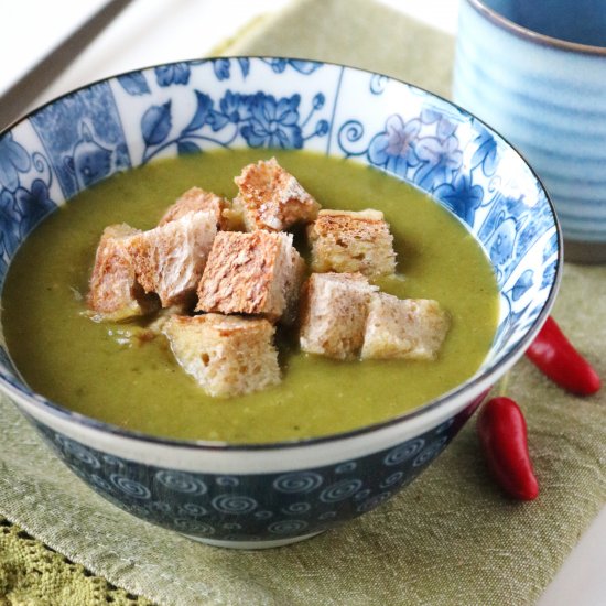 Easy Two-Ingredient Broccoli Soup