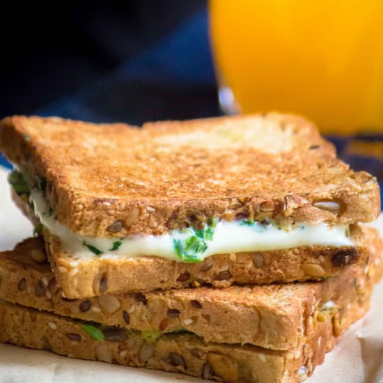 Spinach and Corn Cheese Sandwich