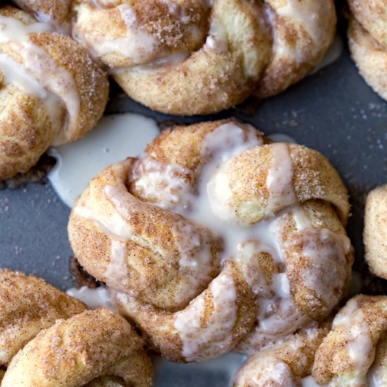 30 Minute Cinnamon Sugar Knots