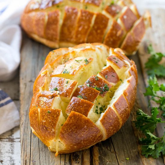 Cheesy Garlic Pull Apart Bread