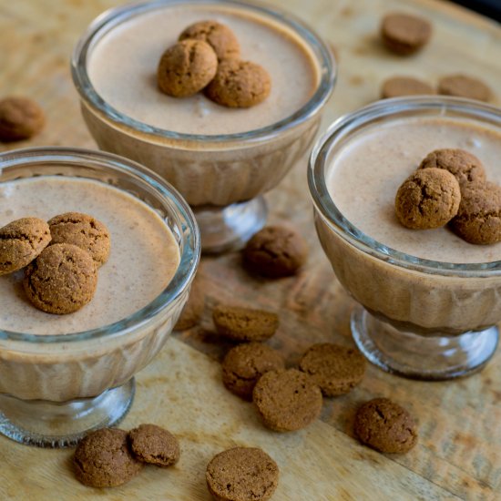 Gingebread mousse with caramel