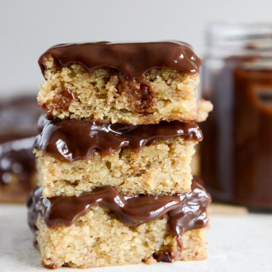 banana blondies with ganache