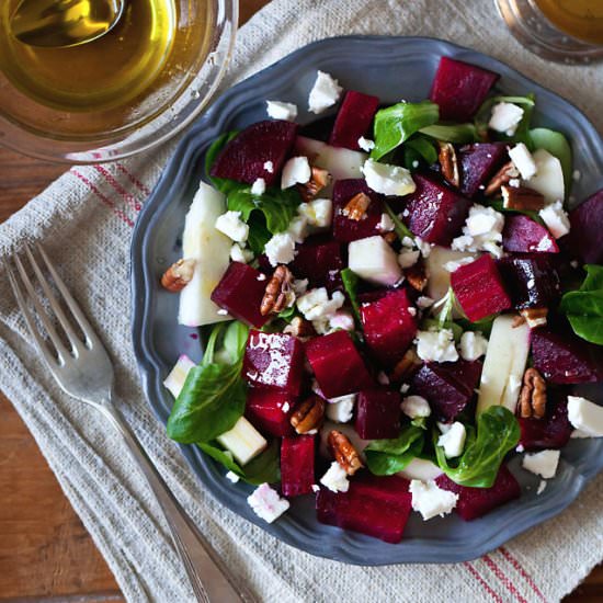 Beetroot, pear & feta cheese salad