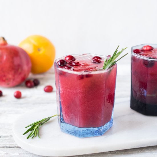 Cranberry Pomegranate Detox Fizz