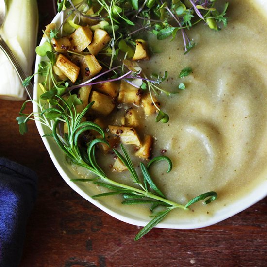 Cauliflower Soup w Parsnip Croutons