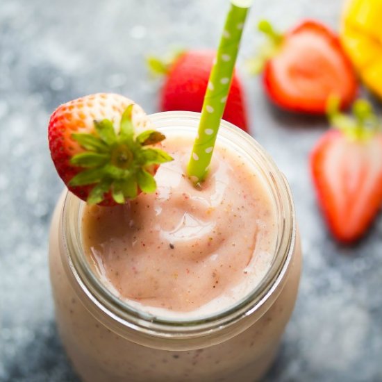 Strawberry Mango Chai Smoothie