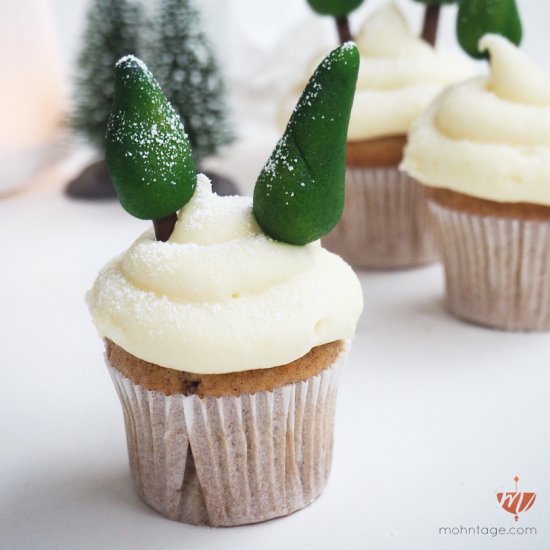 Cinnamon Cupcakes & Creamy Frosting