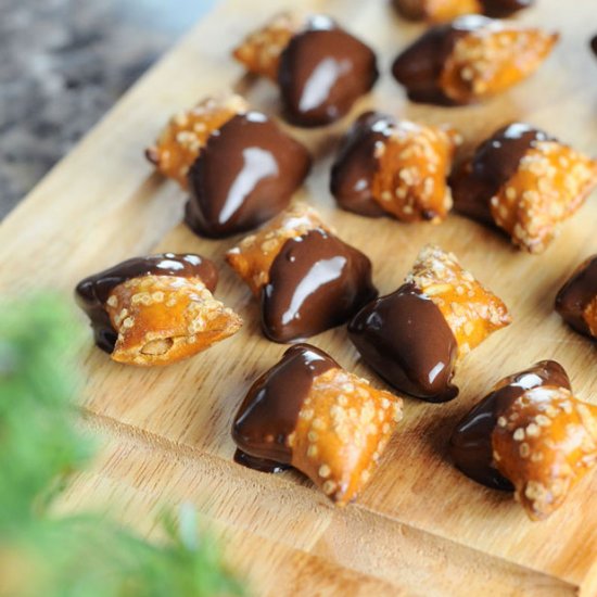 2-Ingredient Chocolate PB Pretzels