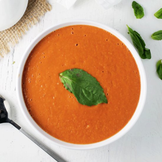 Creamy Vegan Tomato Basil Soup