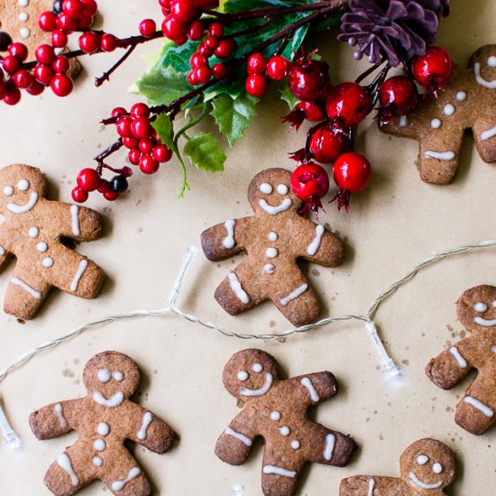 Gingerbread Men Cookies (Vegan)