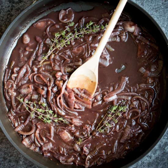 Caramelized Onion Red Wine Gravy