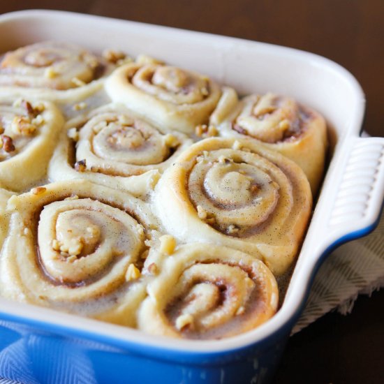 Old Fashioned Cinnamon Rolls with W