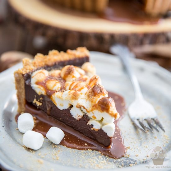 SALTED CARAMEL S’MORES PIE