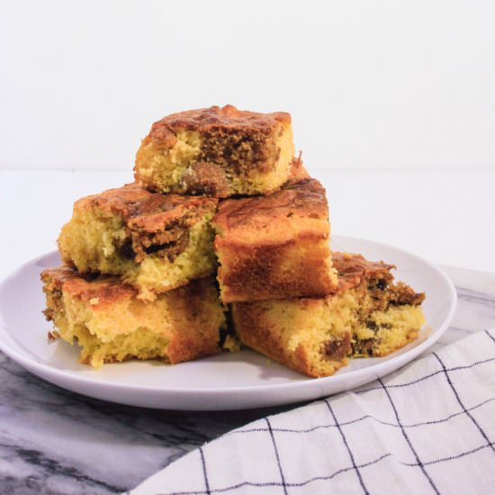 Swirled fig cornbread