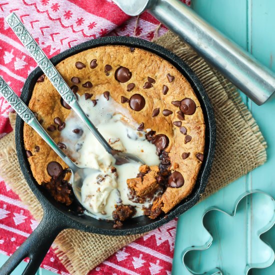 Paleo Gingerbread Cookie Skillet