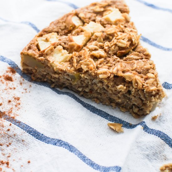 Cinnamon Spiced Pear Baked Oatmeal