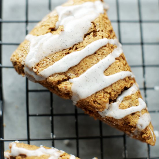 Healthier vegan gingerbread scones