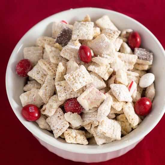 Peppermint Muddy Buddies